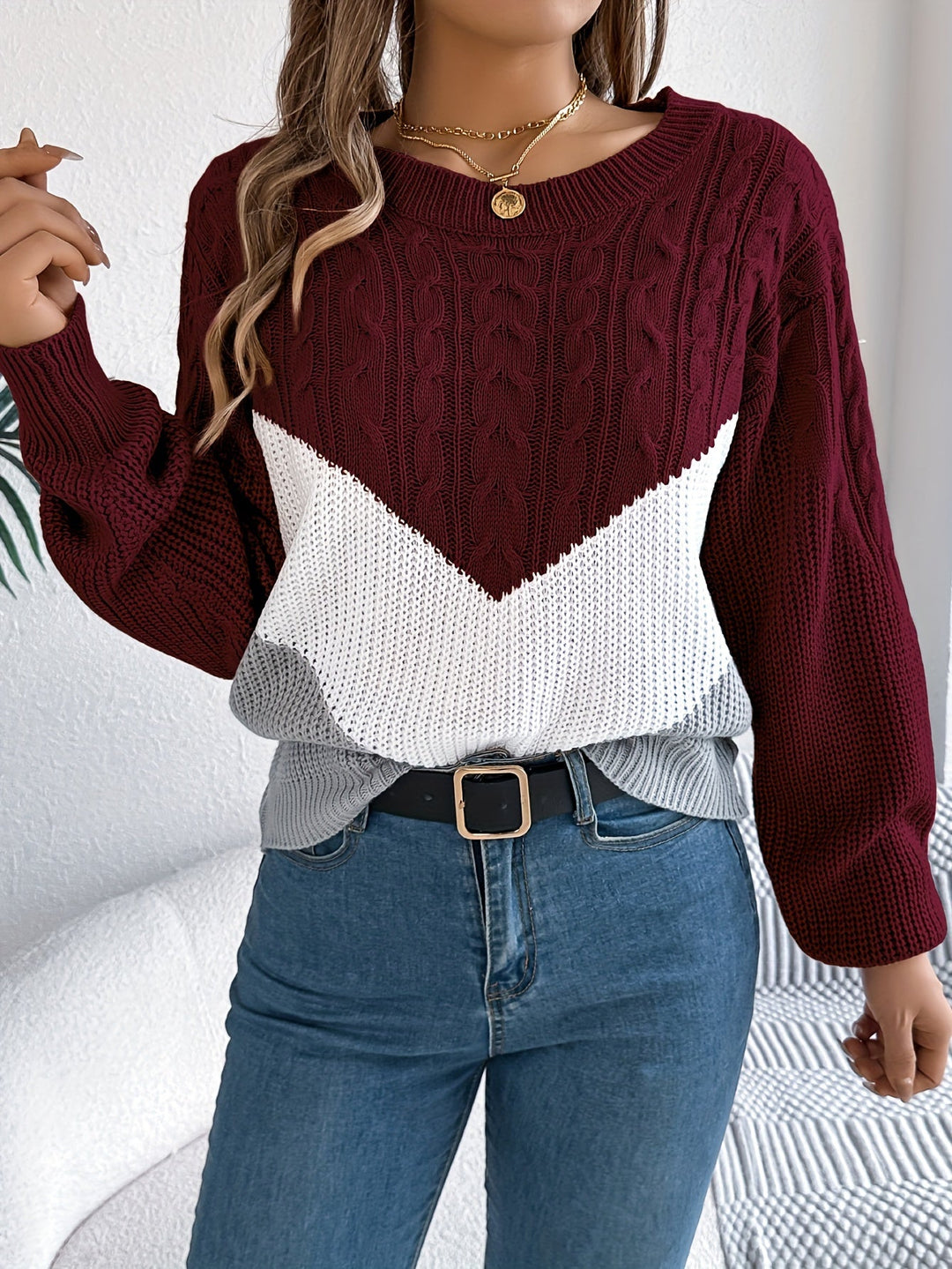 Women's Colour-Block Round Neck Knit Jumper