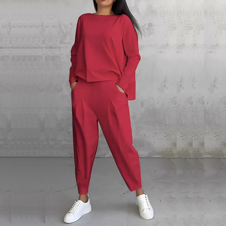 Women's Relaxed Crew-Neck Top and Tapered Trousers Set - Red