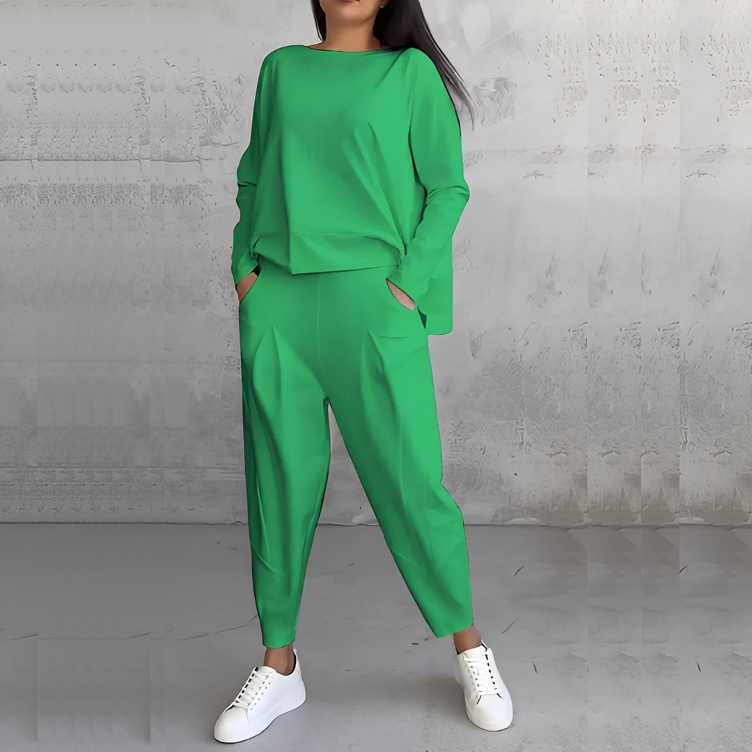 Women's Relaxed Crew-Neck Top and Tapered Trousers Set - Green