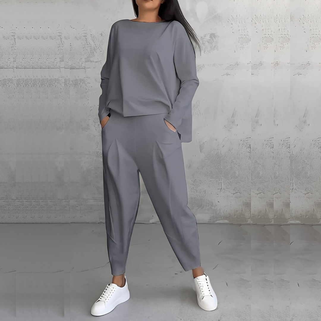 Women's Relaxed Crew-Neck Top and Tapered Trousers Set - Grey