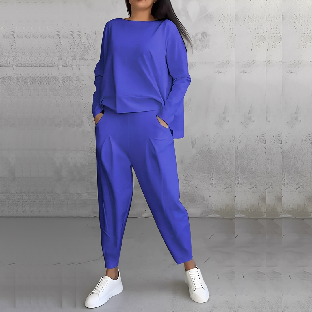 Women's Relaxed Crew-Neck Top and Tapered Trousers Set - Dark Blue