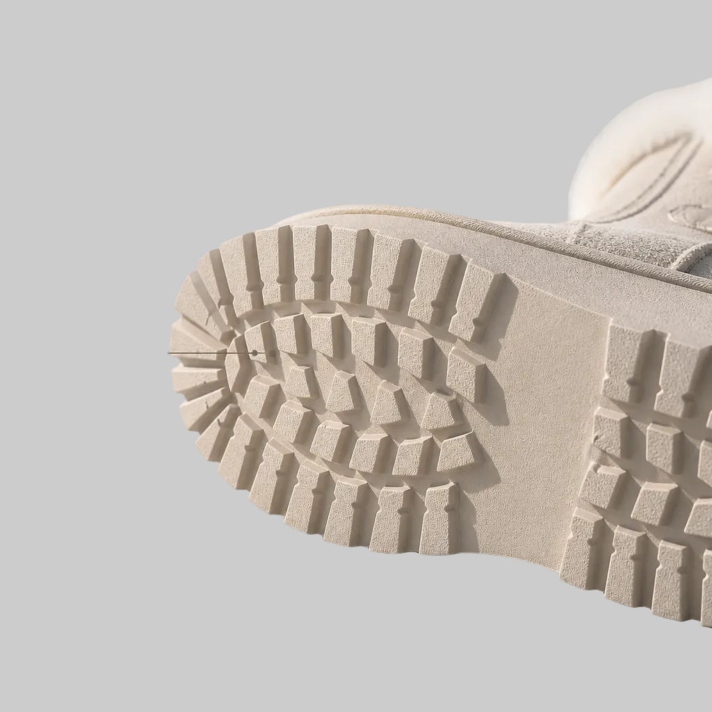 Plush-Lined Platform Winter Boots with Bow Detail