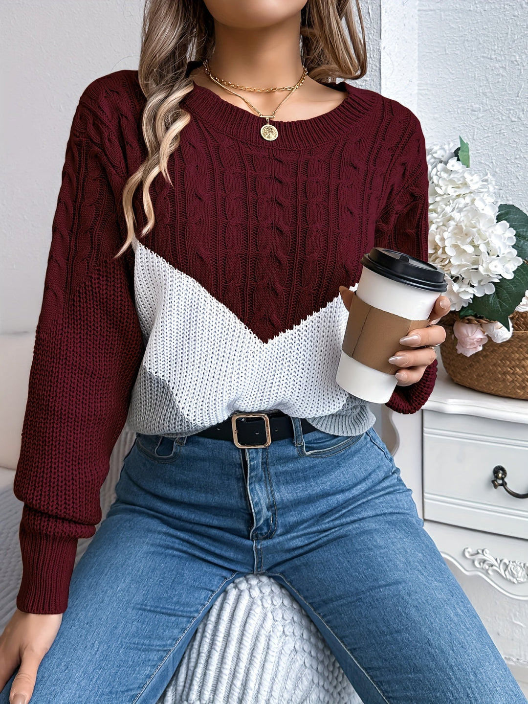 Women's Colour-Block Round Neck Knit Jumper