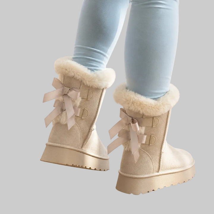 Plush-Lined Platform Winter Boots with Bow Detail