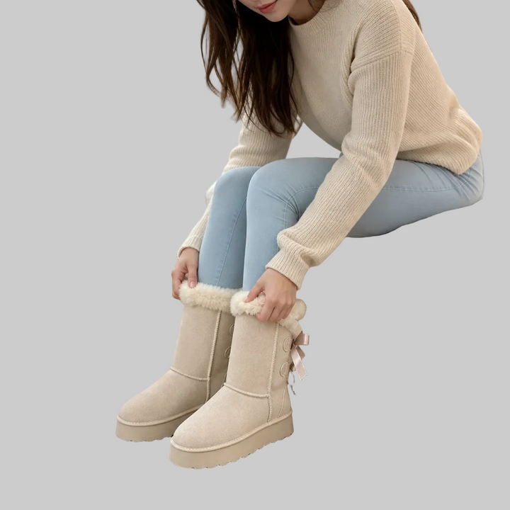 Plush-Lined Platform Winter Boots with Bow Detail