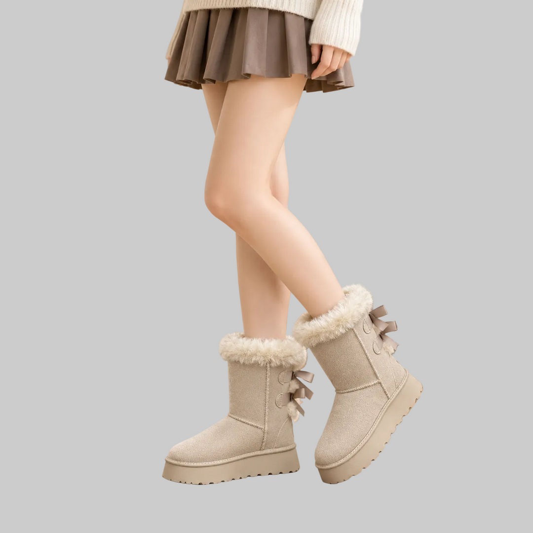 Plush-Lined Platform Winter Boots with Bow Detail