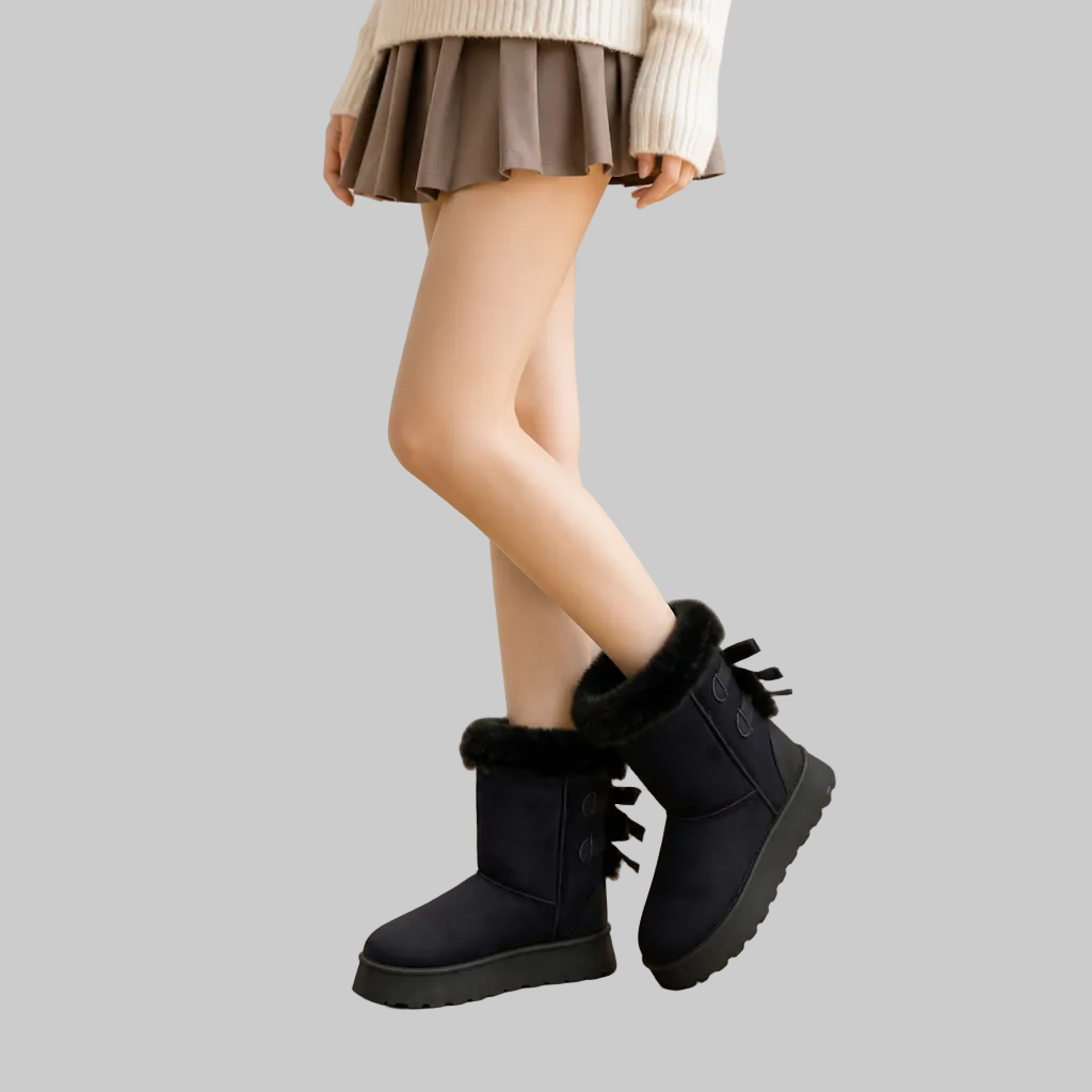 Plush-Lined Platform Winter Boots with Bow Detail